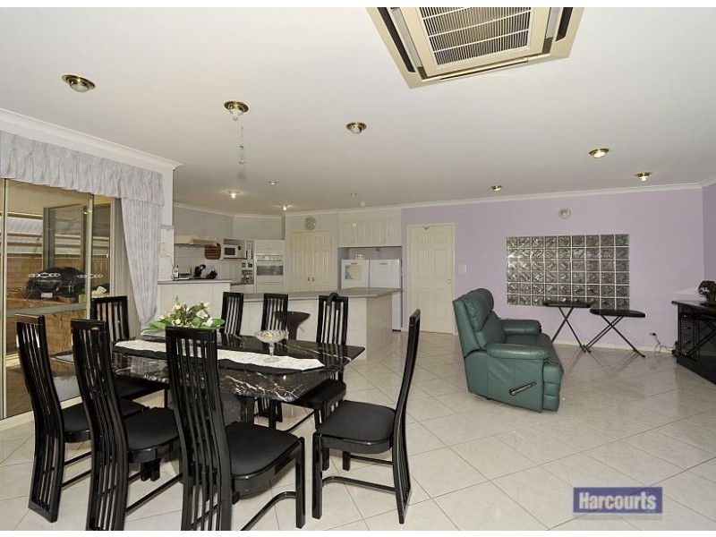 14 Warren Place, Dudley Park WA 6210