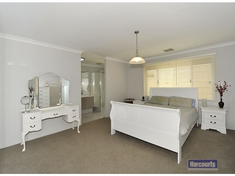 3 Jileroo Brace, Lakelands WA 6180