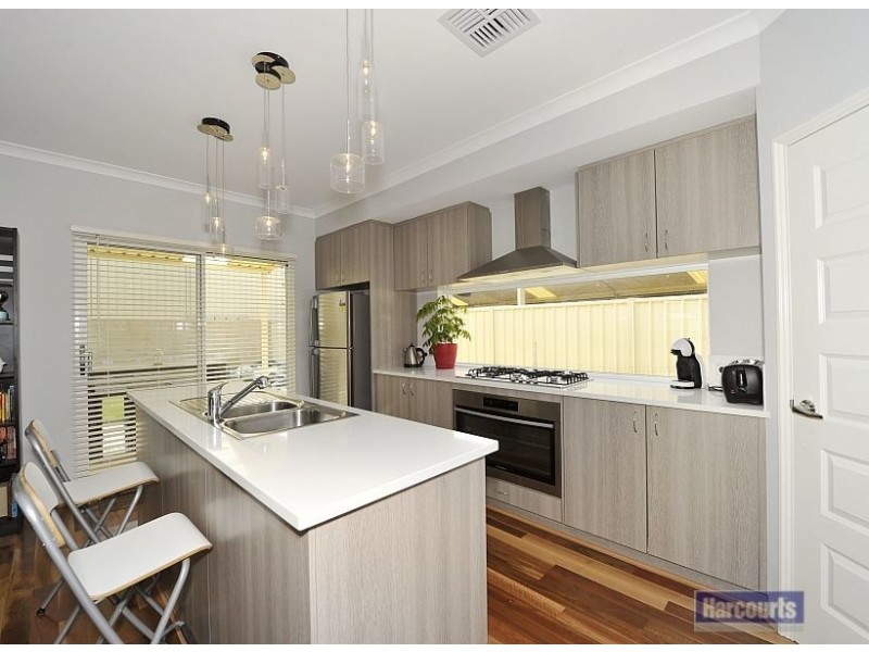 3 Jileroo Brace, Lakelands WA 6180