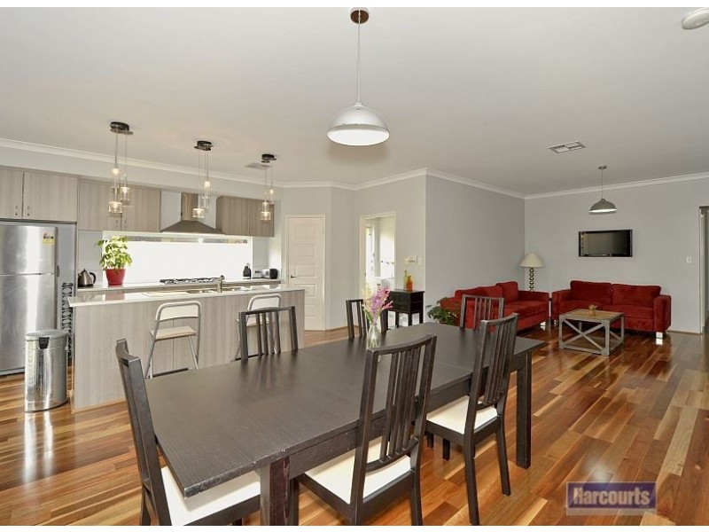 3 Jileroo Brace, Lakelands WA 6180