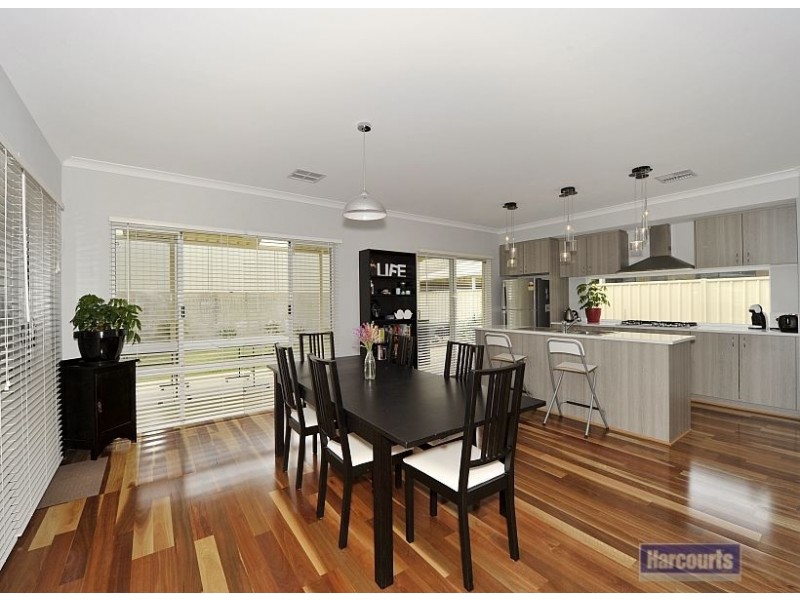 3 Jileroo Brace, Lakelands WA 6180