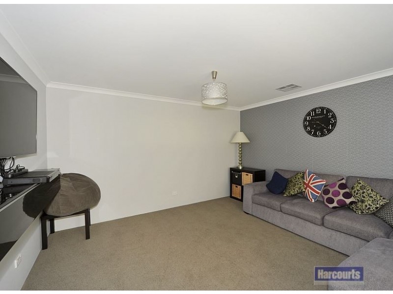 3 Jileroo Brace, Lakelands WA 6180