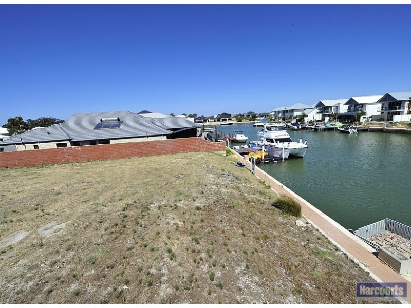 16 Gael Place, Dudley Park WA 6210