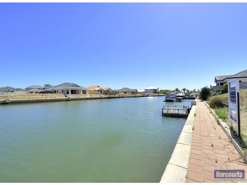 16 Gael Place, Dudley Park WA 6210