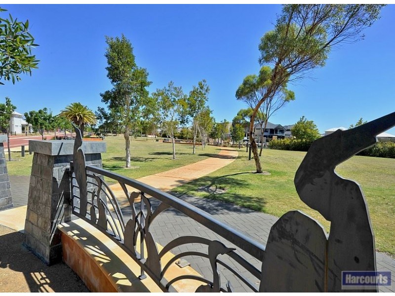 16 Gael Place, Dudley Park WA 6210