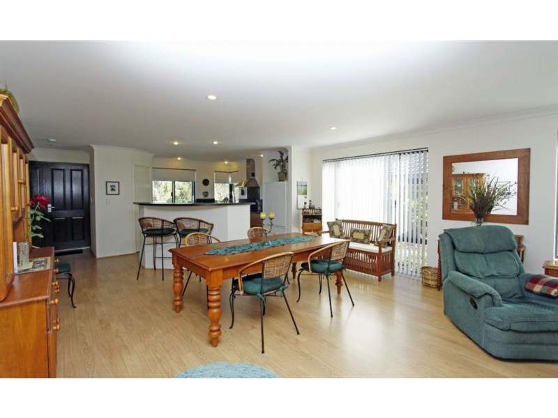 28 Dampier Avenue, Falcon WA 6210