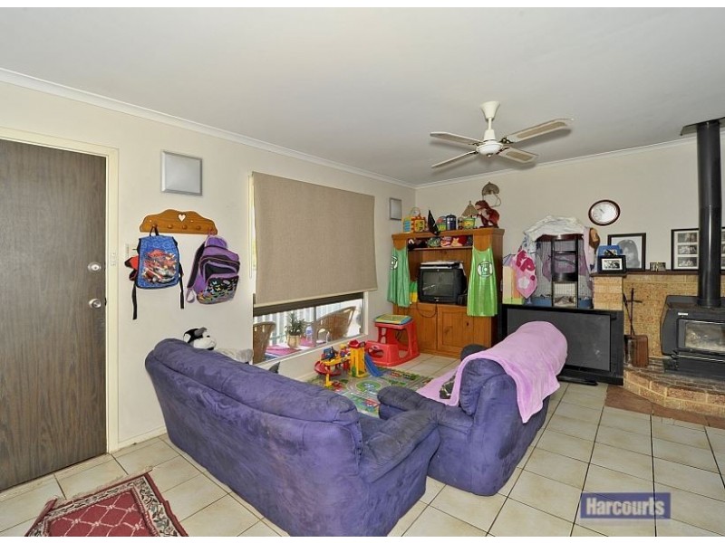 7 Derek Road, Coodanup WA 6210