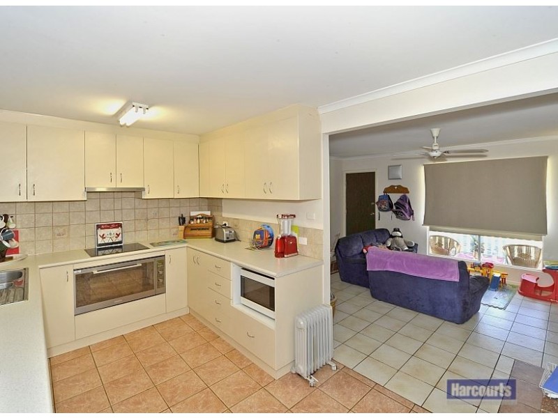 7 Derek Road, Coodanup WA 6210