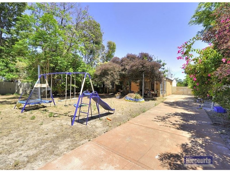 7 Derek Road, Coodanup WA 6210