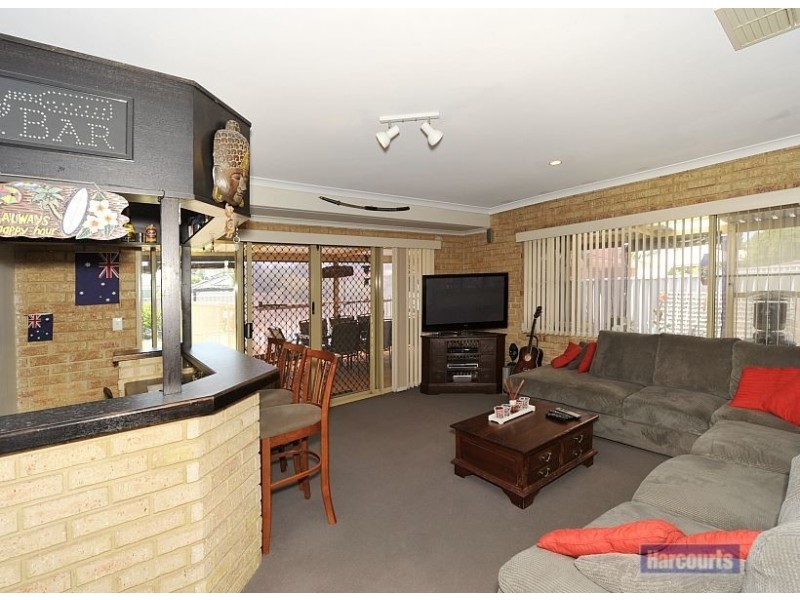 17 Tamarisk Drive, Halls Head WA 6210