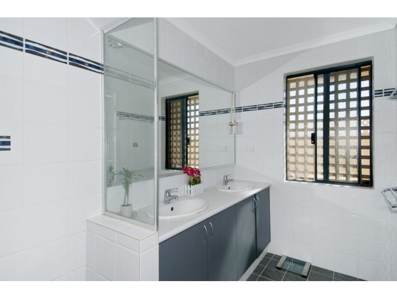 25 Banksiadale Gate, Lakelands WA 6180