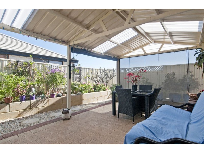 25 Banksiadale Gate, Lakelands WA 6180