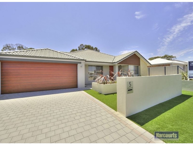 5 St Pierre Loop, Meadow Springs WA 6210