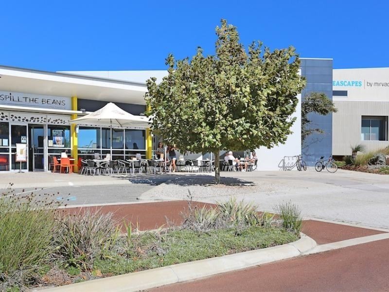 10 Beaufortia Turn, Halls Head WA 6210