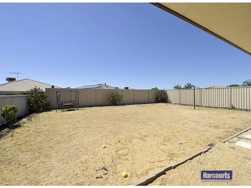 8 Regina Gardens, Greenfields WA 6210
