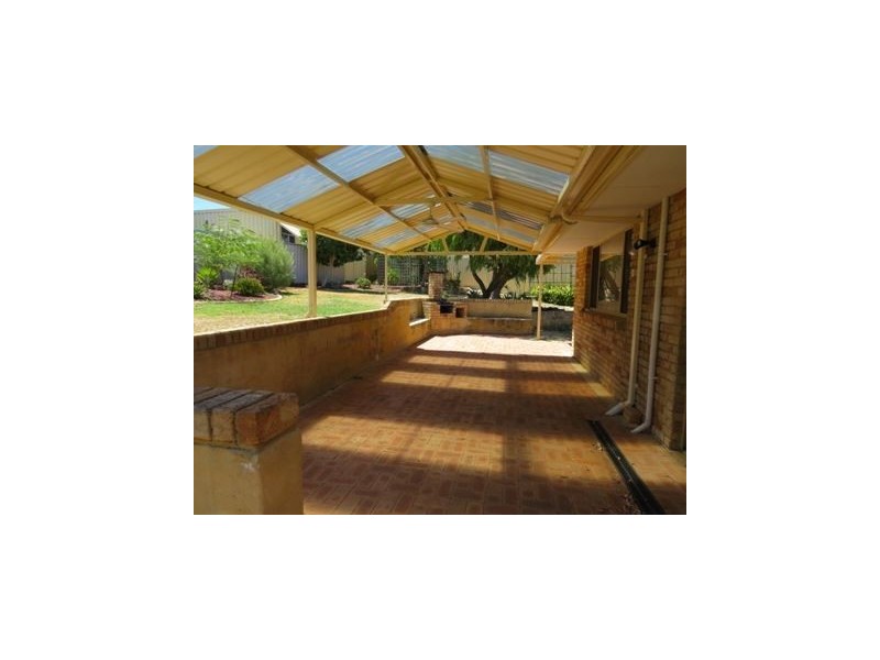 7 Sage Court, Halls Head WA 6210