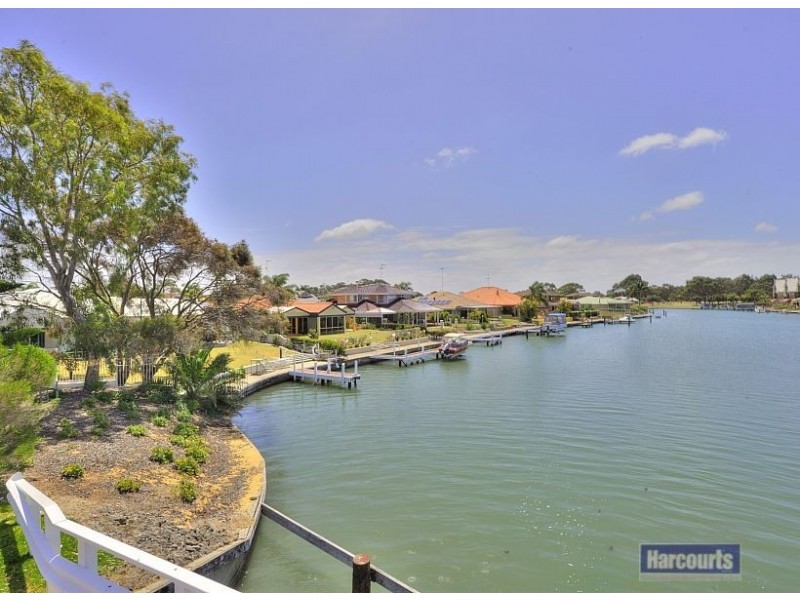 2 Warren Place, Dudley Park WA 6210