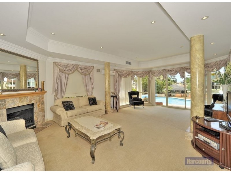 22 Picaroon Place, Halls Head WA 6210