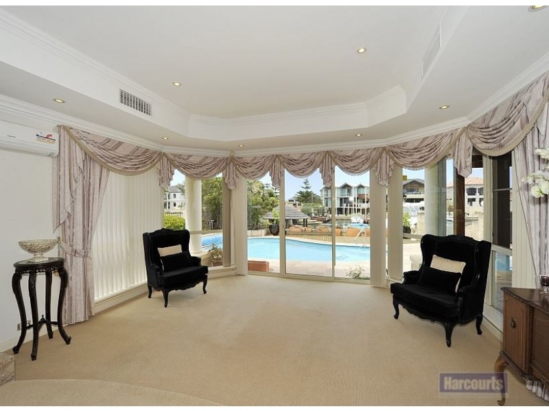 22 Picaroon Place, Halls Head WA 6210