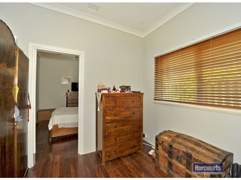 4 Bolton Street, Dudley Park WA 6210