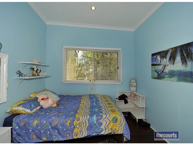 4 Bolton Street, Dudley Park WA 6210