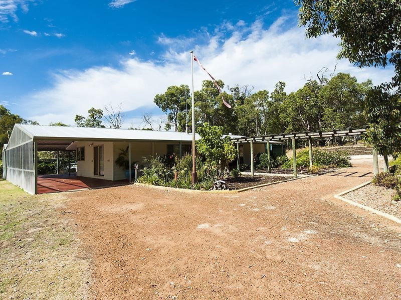 128 Armstrong Hills Drive, Lake Clifton WA 6215