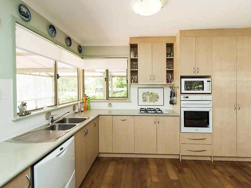 128 Armstrong Hills Drive, Lake Clifton WA 6215