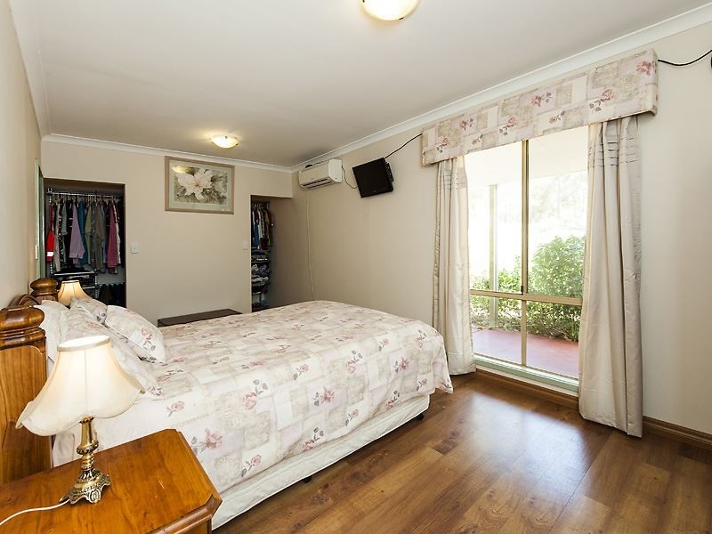 128 Armstrong Hills Drive, Lake Clifton WA 6215