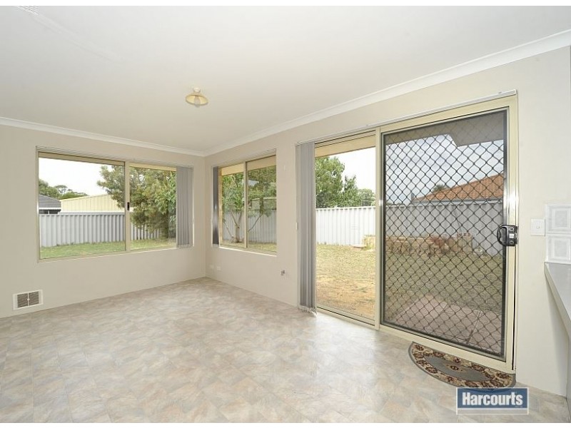 4 Manya Close, Greenfields WA 6210