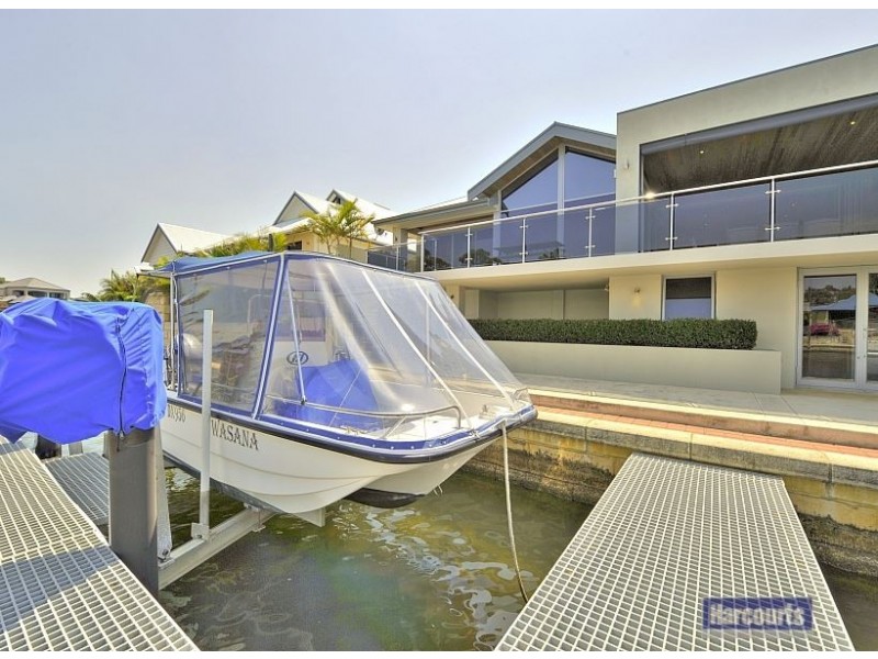 10 Ragamuffin Point, Halls Head WA 6210