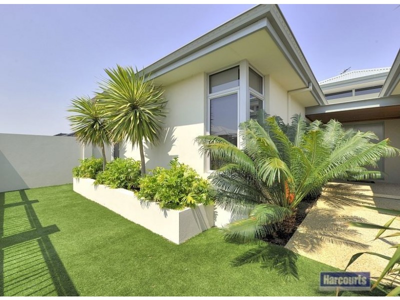 10 Ragamuffin Point, Halls Head WA 6210