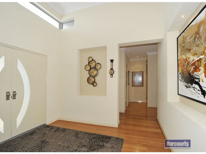 10 Ragamuffin Point, Halls Head WA 6210