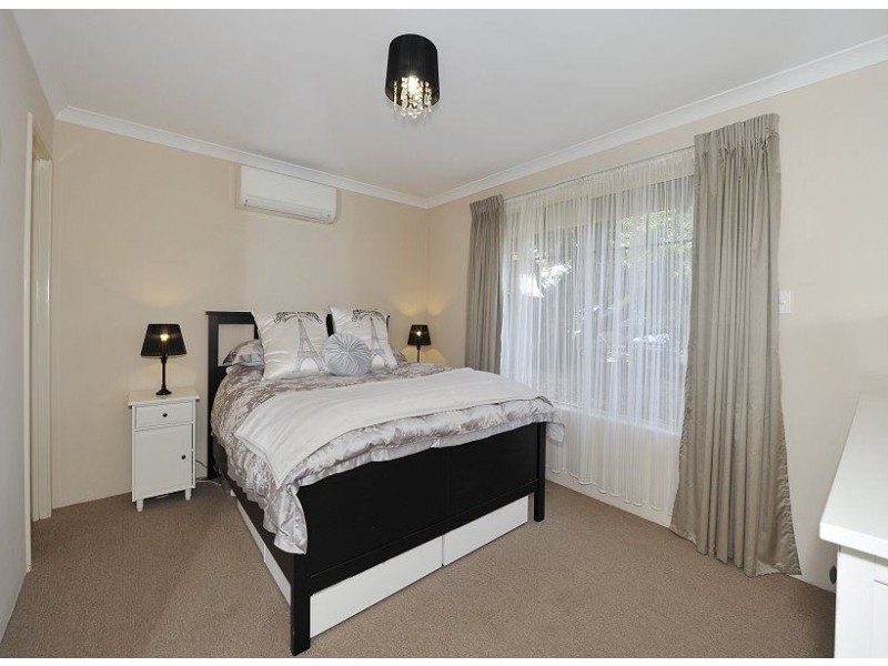 10 Railton Place, Dudley Park WA 6210