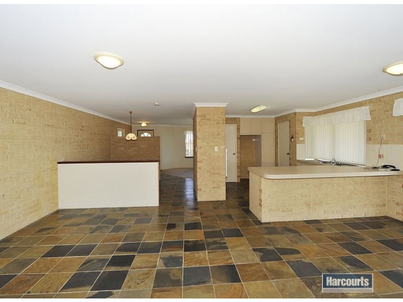 15 Jacana Way, Halls Head WA 6210