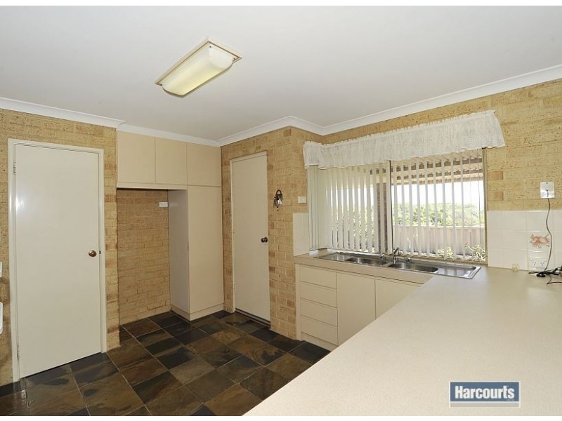 15 Jacana Way, Halls Head WA 6210