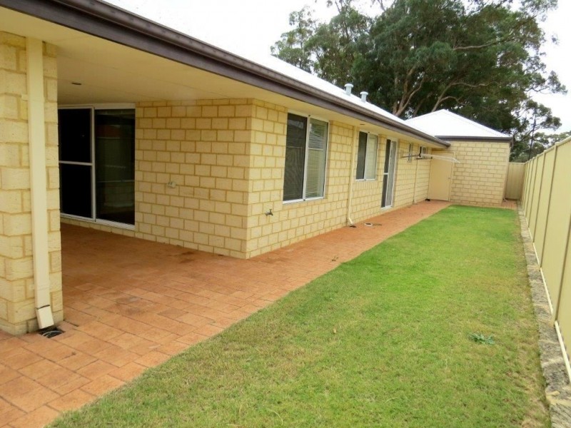 22 Winslow Crest, Lakelands WA 6180