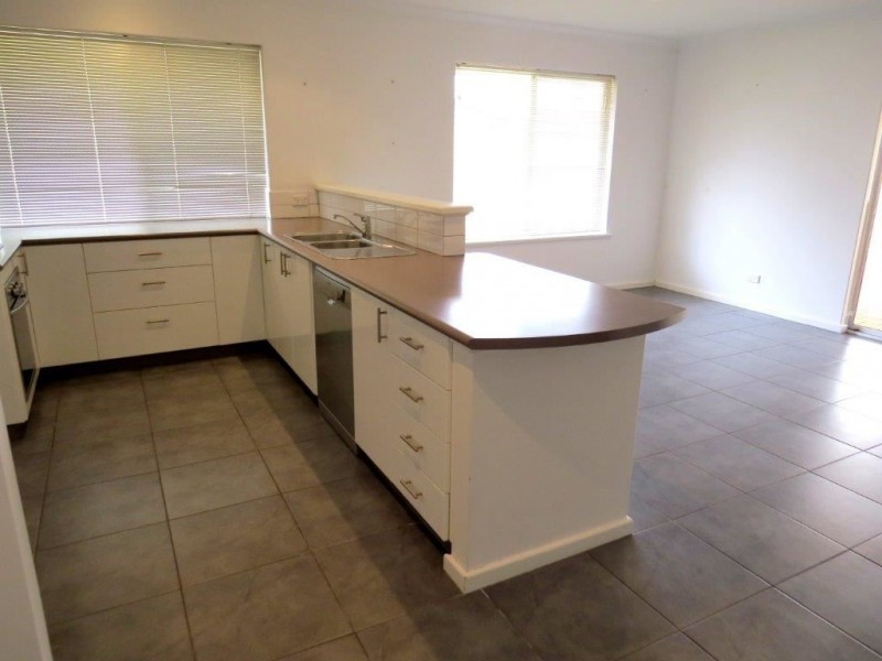 22 Winslow Crest, Lakelands WA 6180