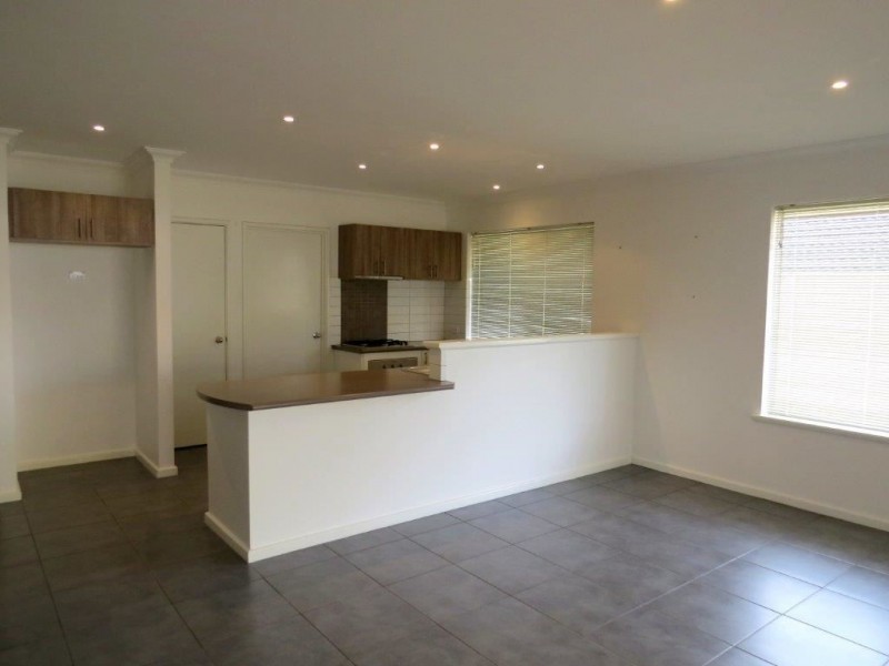 22 Winslow Crest, Lakelands WA 6180