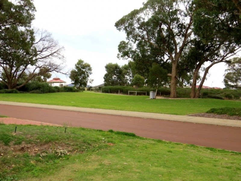 22 Winslow Crest, Lakelands WA 6180