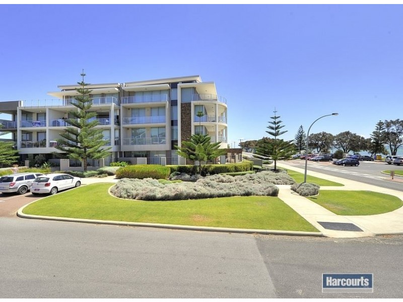 10/11 Halls Head Parade, Halls Head WA 6210