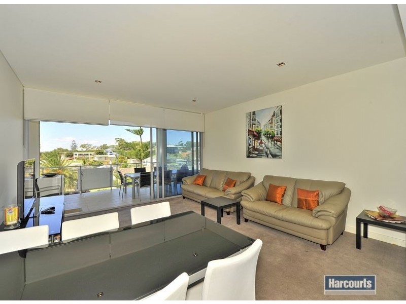 10/11 Halls Head Parade, Halls Head WA 6210