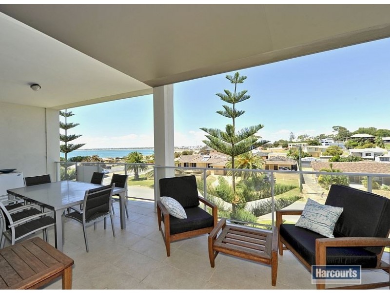 10/11 Halls Head Parade, Halls Head WA 6210
