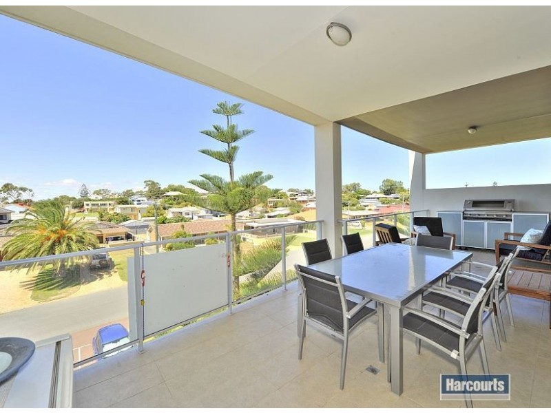 10/11 Halls Head Parade, Halls Head WA 6210
