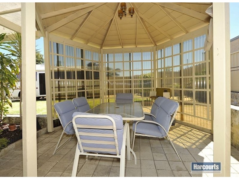 2 Grafton Drive, Dudley Park WA 6210