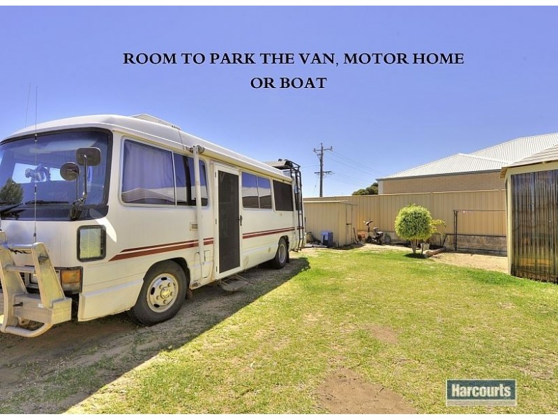 2 Grafton Drive, Dudley Park WA 6210