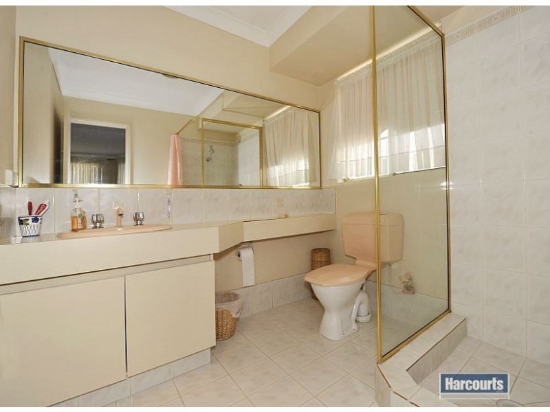 2 Grafton Drive, Dudley Park WA 6210