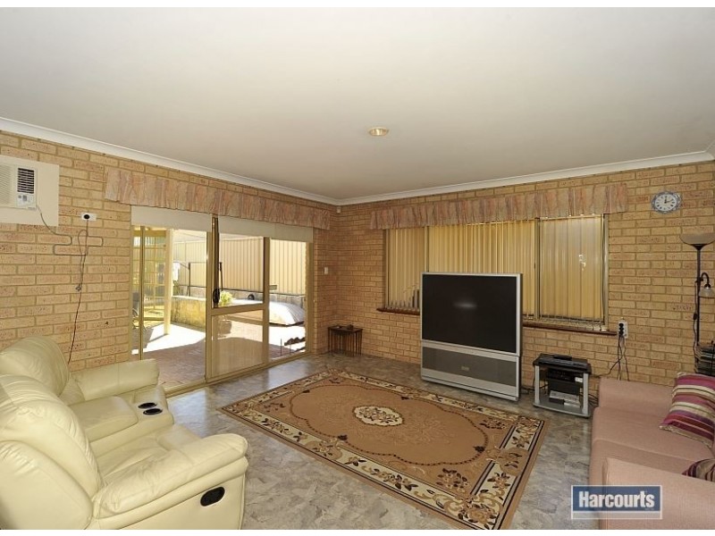 2 Grafton Drive, Dudley Park WA 6210