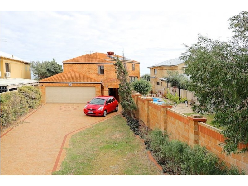 64 Hickman Road, Silver Sands WA 6210