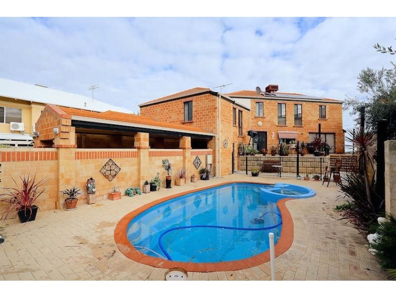 64 Hickman Road, Silver Sands WA 6210
