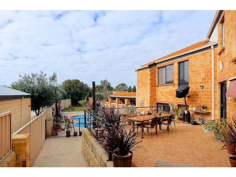 64 Hickman Road, Silver Sands WA 6210